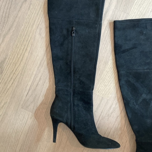 Tahari black suede full zippered heel boots! - Picture 9 of 9